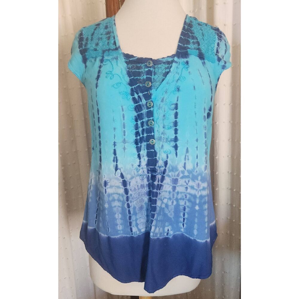 F49 Emma G half button turquoise & blue tie dye top cap sleeves lace embroidery